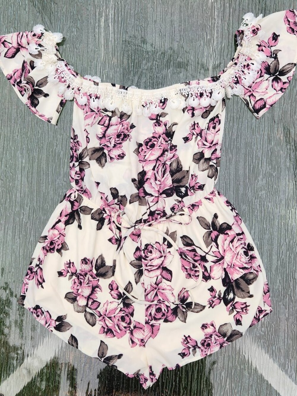 NWT Medium Illa Illa Romper